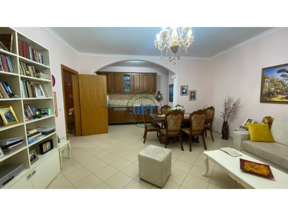 Durres, shitet apartament 2+1+Ballkon Kati 1, 120 m² 121.000 € (Stadiumi)