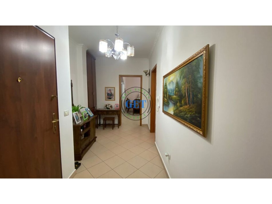 Durres, shitet apartament 2+1+Ballkon Kati 1, 120 m² 121.000 € (Stadiumi)