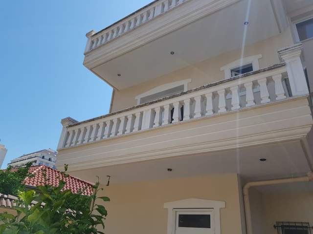 Elbasan, shitet Vile 338 m² 650.000 Euro
