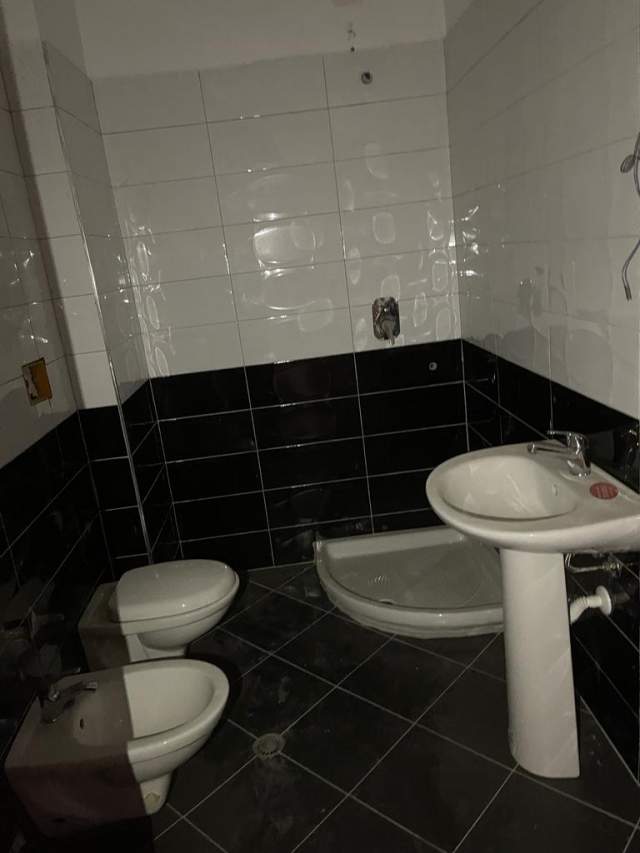 Tirane, shitet 2+1 Kati 1, 113 m² 120.000 Euro