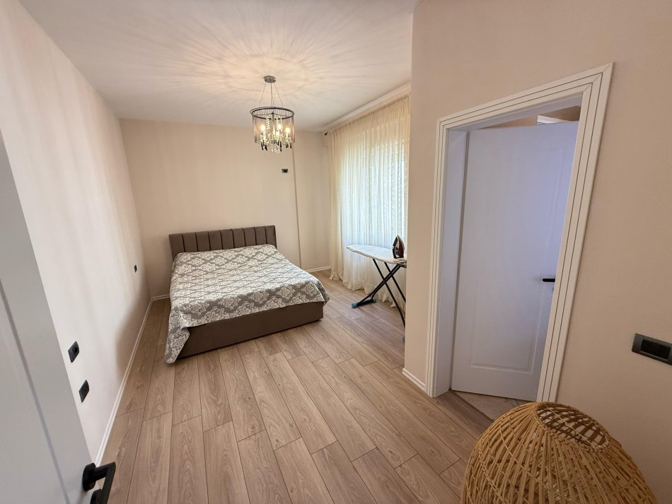 Tirane, jepet me qera apartament 2+1 Kati 3, 130 m² 800 € (kopshti zoologjik)