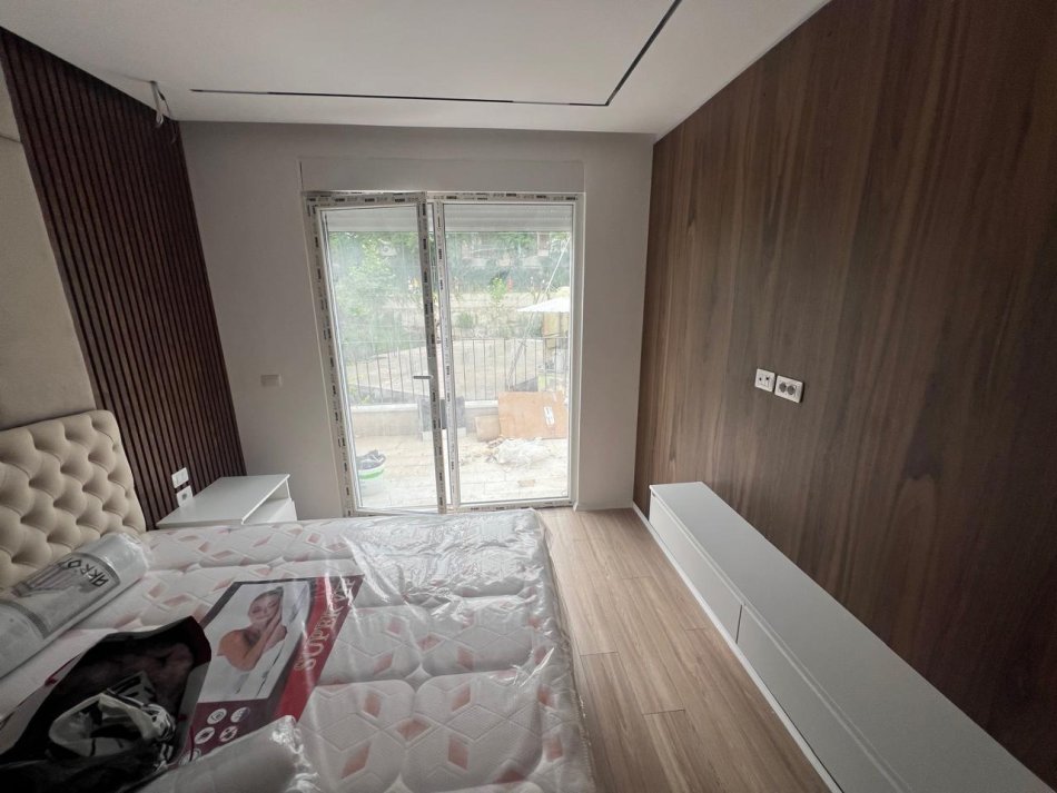 Tirane, jepet me qera apartament Kati 3, 125 m² 700 € (Liqeni i Thate)