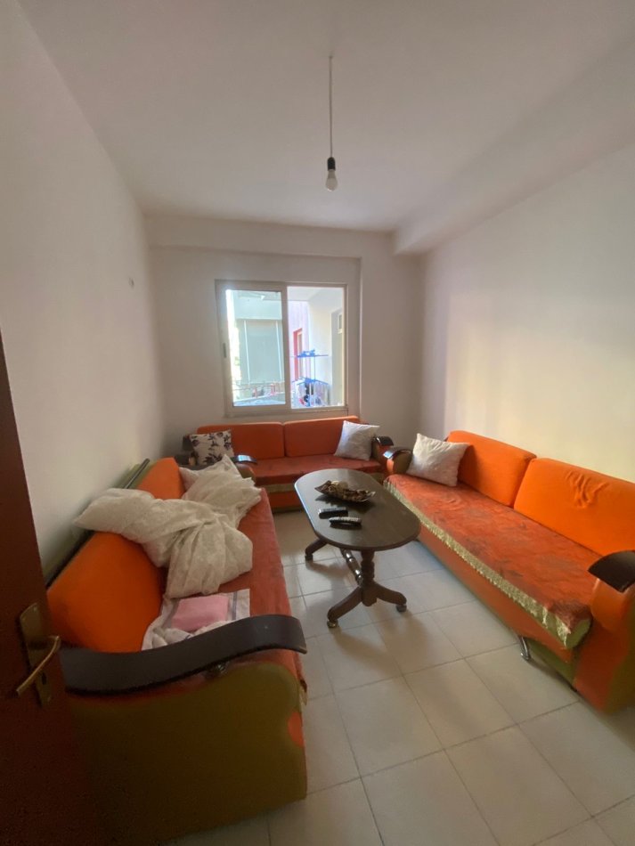 Tirane, jepet me qera apartament 3+1+Aneks+Ballkon Kati 2, 120 m² 350 € (Fresku te Spar 1)