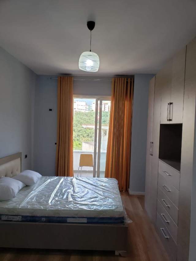 Tirane, jepet me qera apartament 1+1+BLK Kati 3, 81 m² 350.000 Leke (Fresk)
