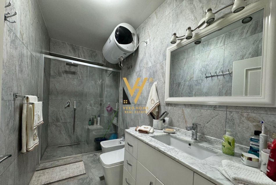 Tirane, shitet apartament 2+1+Ballkon Kati 4, 113 m² 295.000 € (SELVIA)
