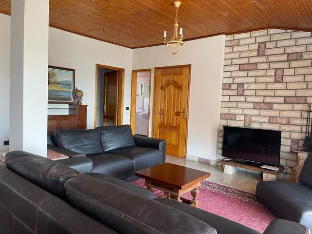 Durres, shitet Penthouse 3+1 Kati 5, 129 m² 100.000 Euro (Rruga Pavaresia)