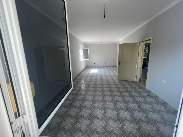 Tirane, jepet me qera Vile 2+1+BLK Kati 2, 152 m² 500 Euro (rruga Shaban Bardhoshi)