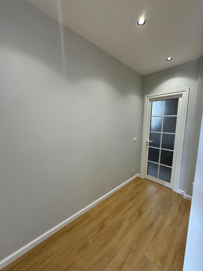 Tirane, shitet apartament 3+1 Kati 2, 140 m² 180.000 € 