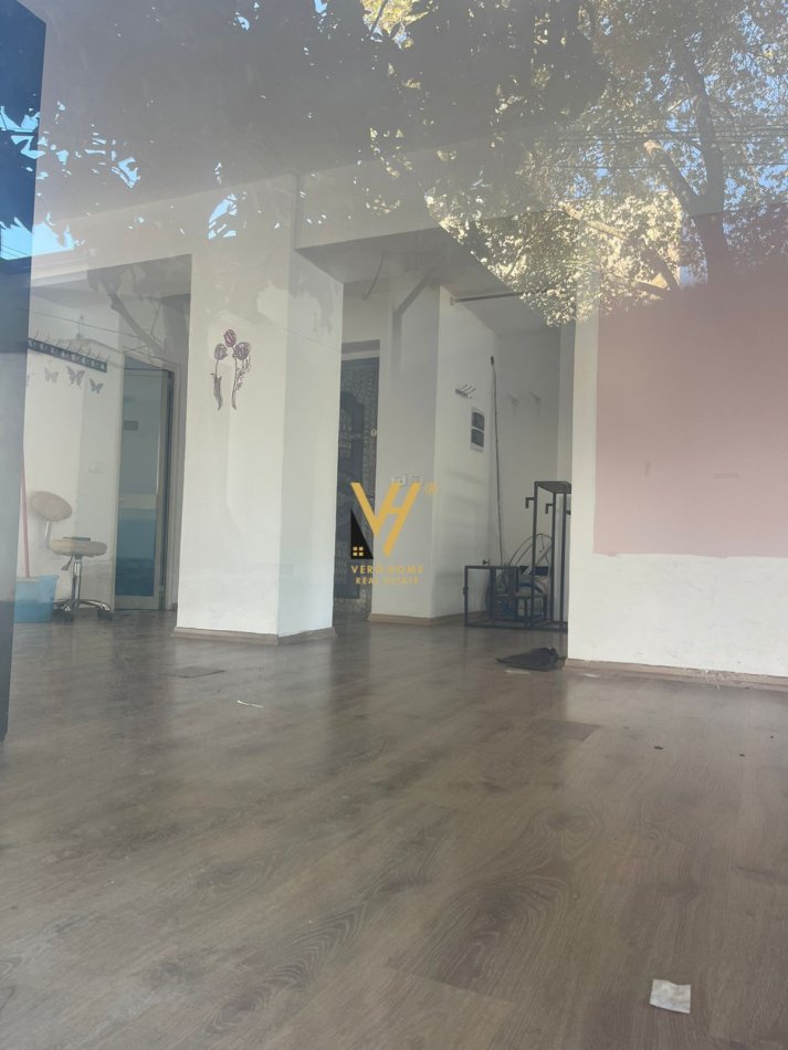 Tirane, jepet me qera dyqan Kati 0, 63 m² 600 € (BULEVARDI BAJRAM CURRI)