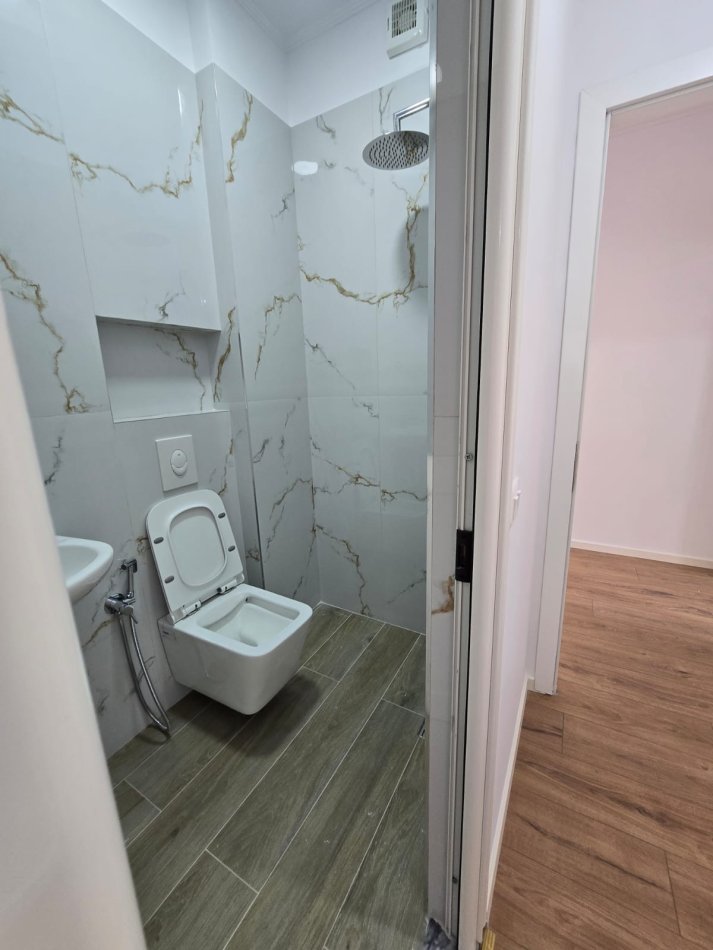 Tirane, shes apartament 2+1+Aneks+Ballkon Kati 7, 96 m² 210.000 € (rruga Kavajes)