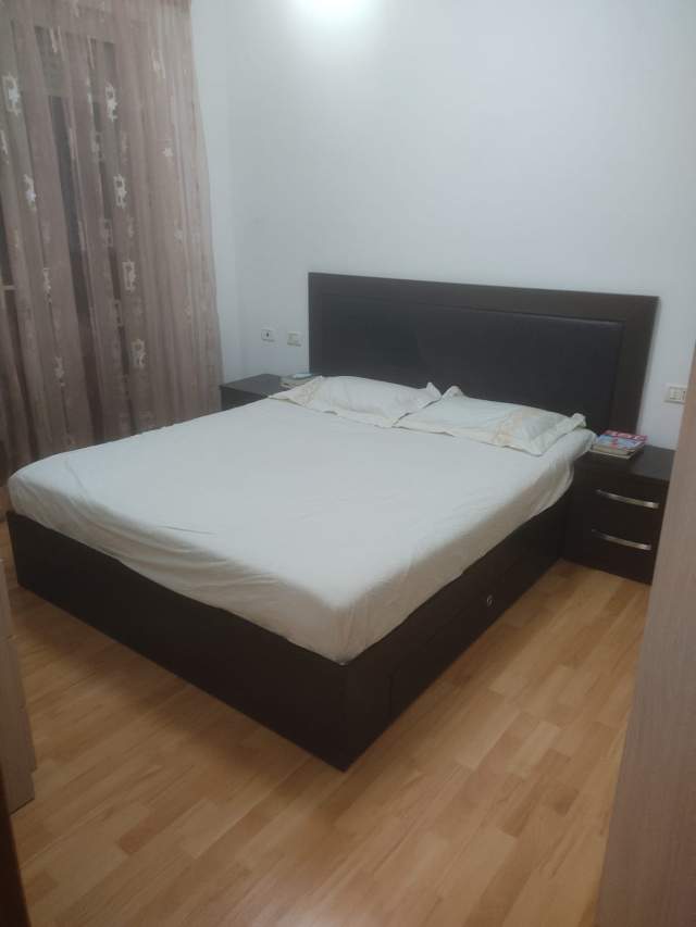 Tirane, jepet me qera apartament 2+1+A+BLK 100 m² 450 Euro (rruga e kavajes)