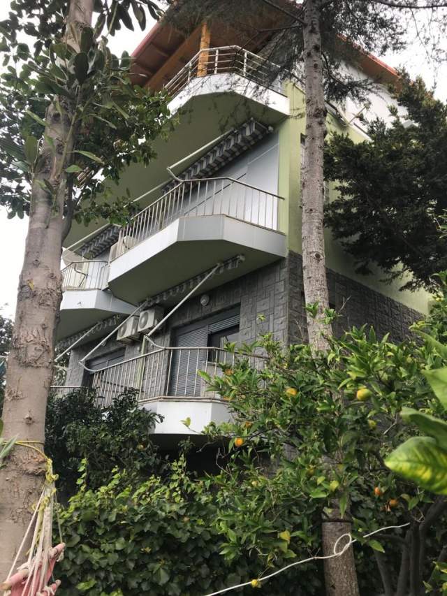 Vlore, shes Vile 3 Katshe 320 m² 550.000 Euro (ish blloku vilave, Rruga Dhimiter Konomi.)