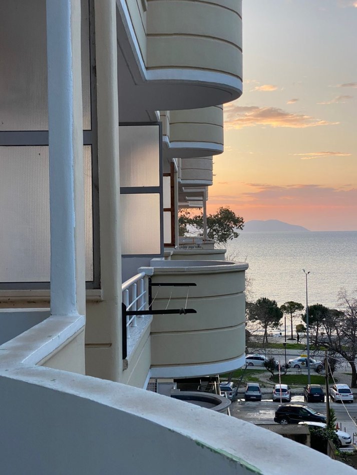 Vlore, jepet me qera apartament 1+1+Ballkon Kati 4, 65 m² 400 € (Vlore)