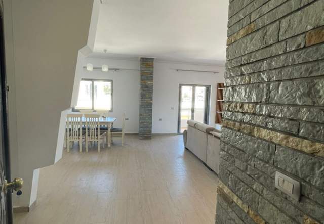 shitet apartament 230 m² 235.000