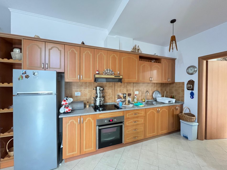 Golem, shitet apartament 1+1+Ballkon Kati 4, 77 m² 75.000 € (Prane Hotel Flowe , Golem)