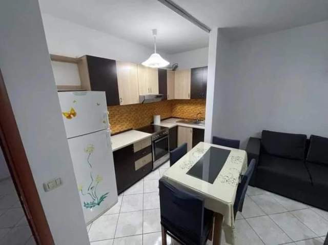 Tirane, jepet me qera apartament 1+1+BLK Kati 3, 75 m² 40.000 Leke (Laprake ,prane intesa san paolo bank)