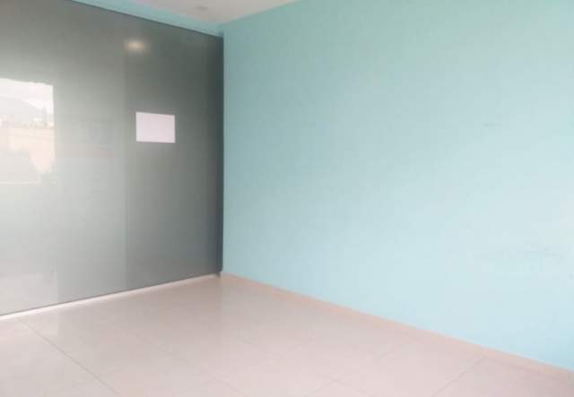 Tirane, jepet me qera ambjent biznesi 27 m² 25.000 Leke