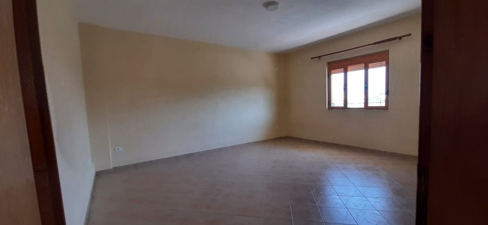 Qera, Vilë, Mjull Bathore, - 2000€ | 500 m²