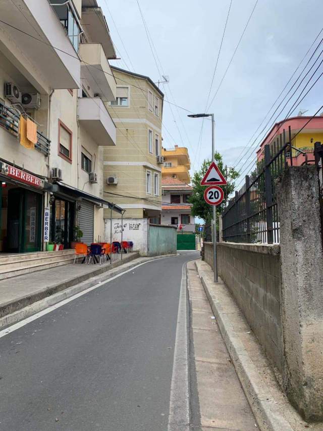 Tirane, shitet Vile 3 Katshe Kati 3, 250 m² 630.000 Euro (Don Bosko / 200 larg unazes)