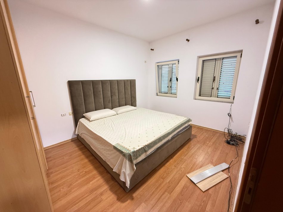 Tirane, jepet me qera apartament 2+1 Kati 2, 90 m² 500 € (21 dhjetori)