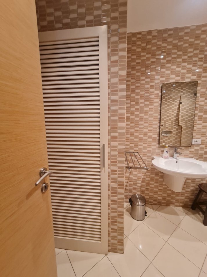 Tirane, jepet me qera apartament 1+1 Kati 7, 66 m² 700 € (Ne Bllok)