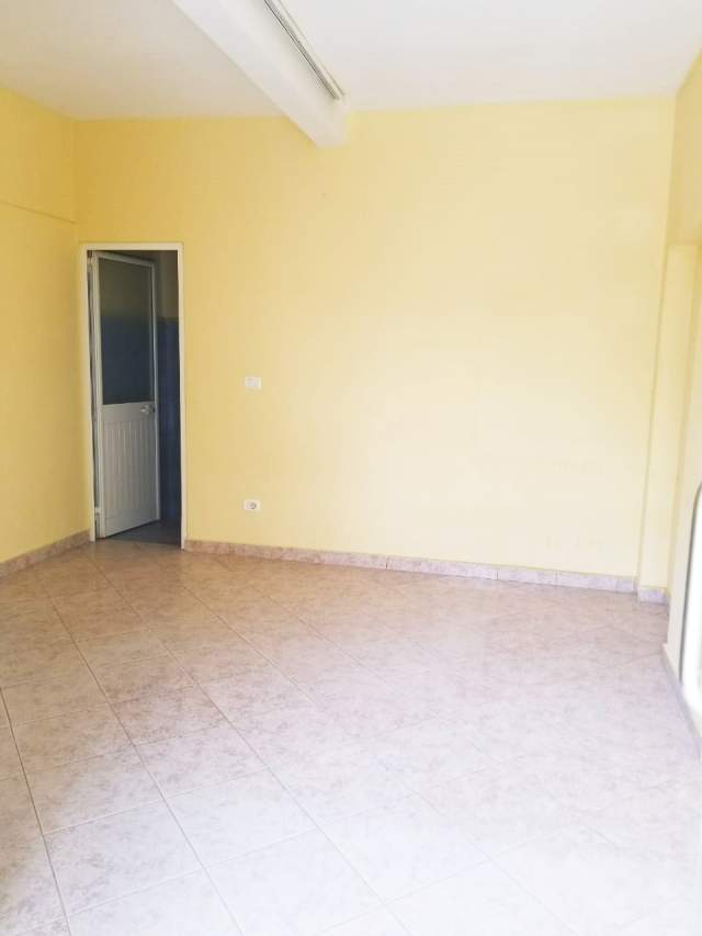 Elbasan, shitet dyqan 60 m² 35.000 Euro