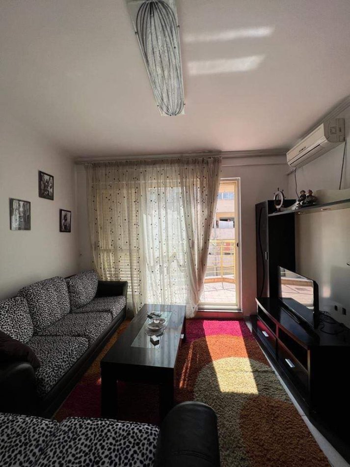 Tirane, jepet me qera apartament 3+1+Ballkon Kati 9, 117 m² 650 € (Astir)