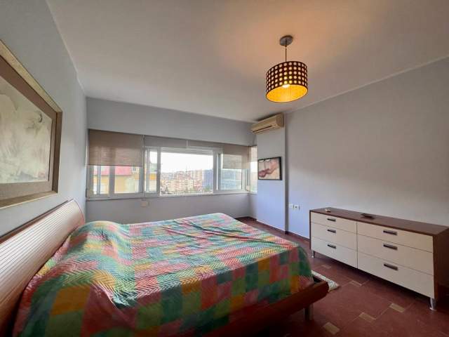 Tirane, jepet me qera apartament 2+1 Kati 8, 125 m² 550 Euro (liqeniartificial)