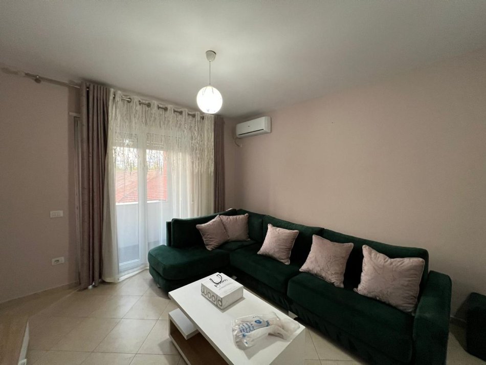 Tirane, jepet me qera apartament 2+1 Kati 5, 90 m² 600 € (rruga 5 maji)