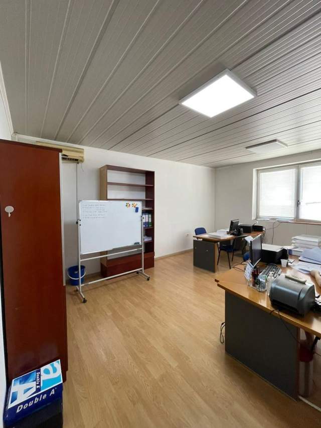 Tirane, jepet me qera magazine Kati 0, 1.500 m² 5.000 Euro (vaqarr)