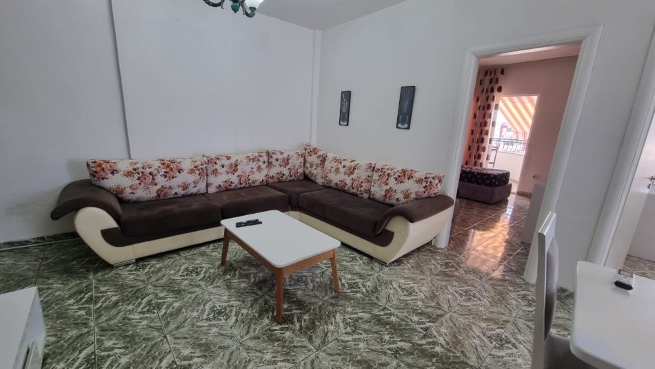 Tirane, jepet me qera apartament 2+1 Kati 7, 85 m² 550 € (Don Bosko)