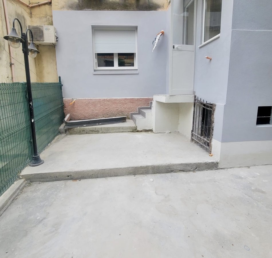 Tirane, shitet apartament 2+1+Aneks+Ballkon Kati 1, 100 m² 135.000 € (Medreseja, ose Ferit Xhajko)