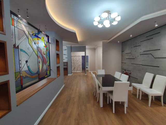 Tirane, jepet me qera apartament 4+1+BLK Kati 4, 200 m² 1.200 Euro (Komuna e Parisit)