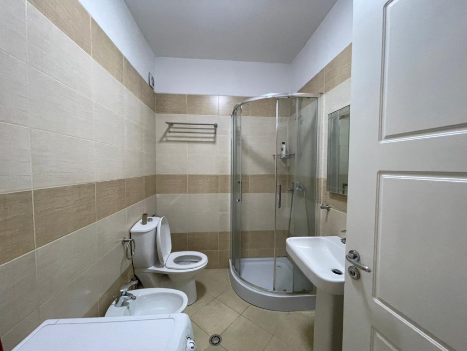 Tirane, shitet apartament 1+1 Kati 3, 62 m² 140.000 € (brryli)