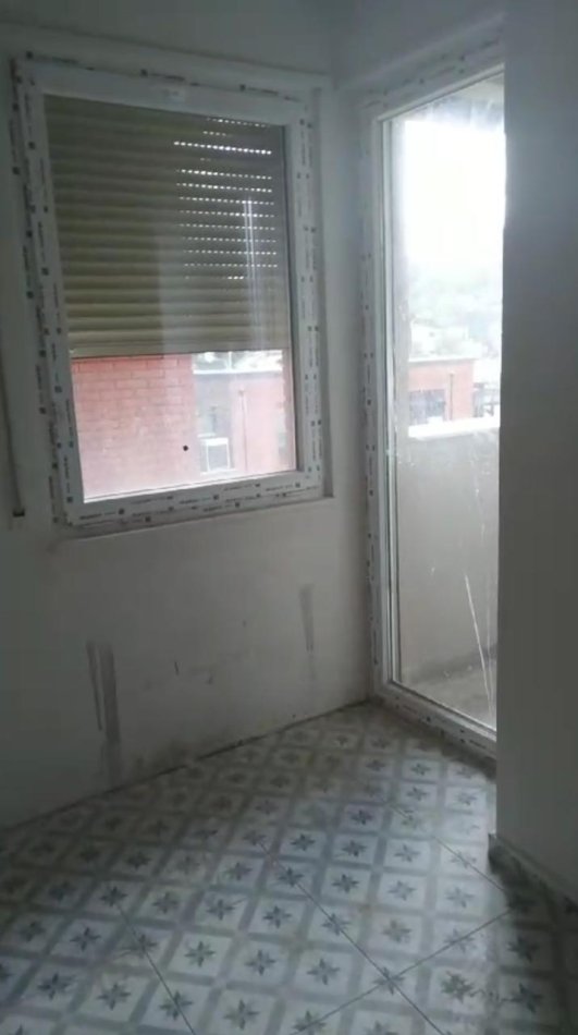 Shqiperi, jepet me qera apartament 1+1+Ballkon Kati 10, 65 m² 300 € (Yzberisht)