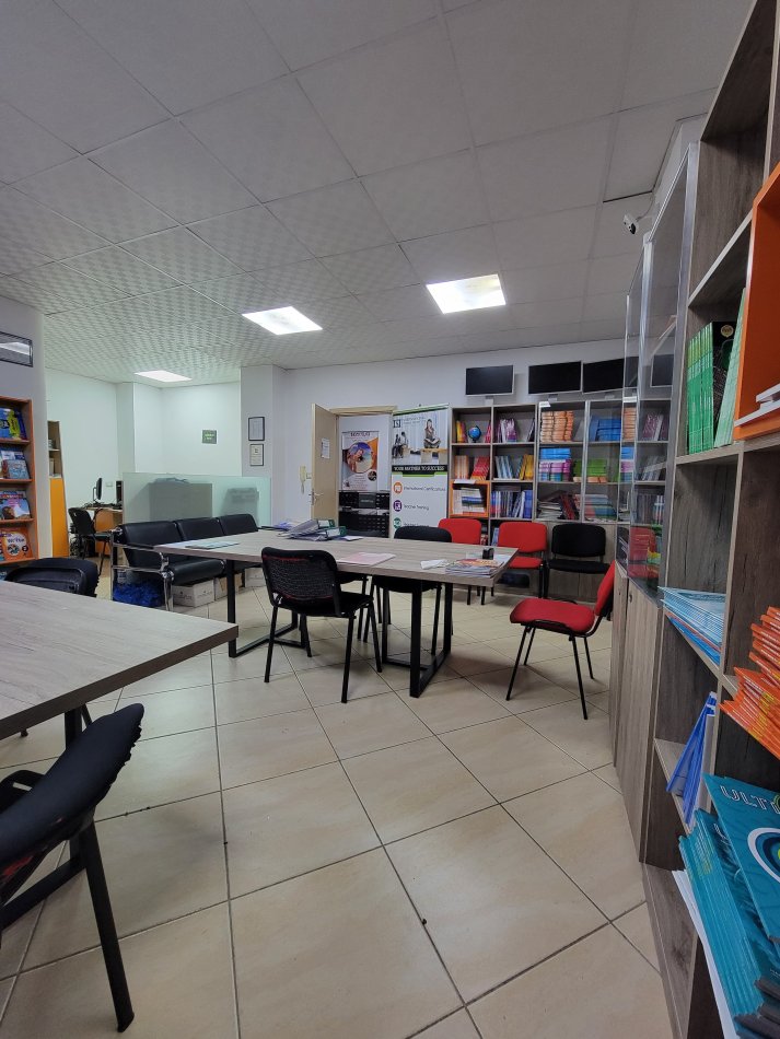 Tirane, jepet me qera zyre Kati 2, 126 m² 1.200 € (Bllok)