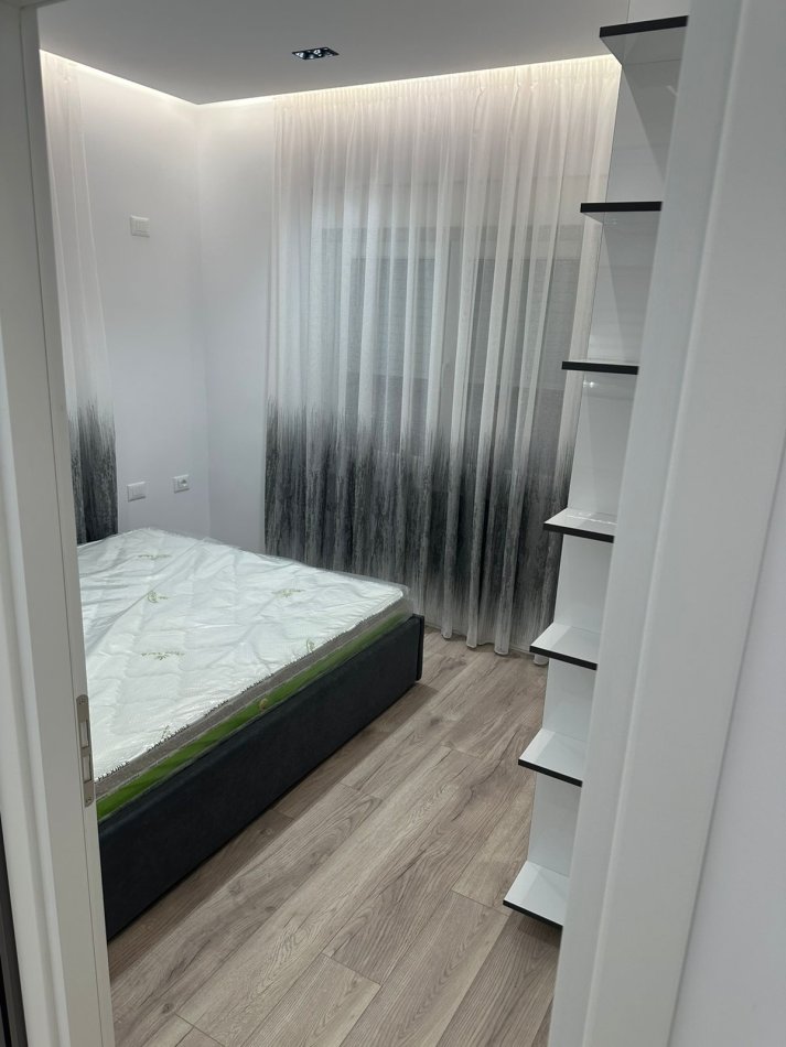 Tirane, jepet me qera apartament 2+1 Kati 3, 62 m² 800 € (Bllokut)