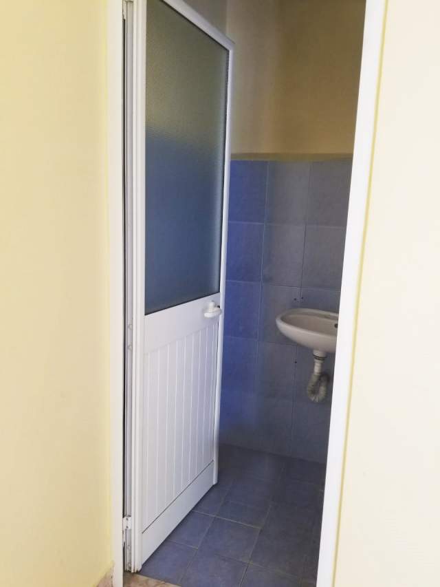 Elbasan, shitet dyqan 39 m² 23.000 Euro