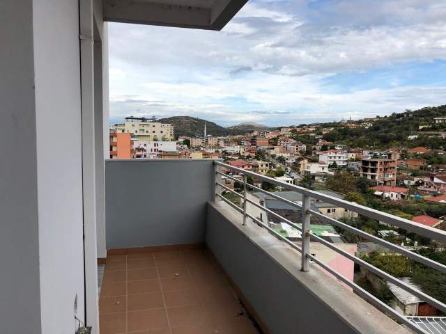 Lushnje, shitet apartament 126 m² 50.400 Euro