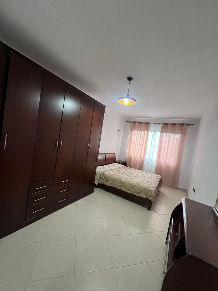 Tirane, jepet me qera apartament 2+1 Kati 2, 90 m² 500 € (Loni ligori)