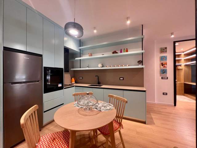Tirane, jepet me qera apartament 1+1 Kati 8, 57 m² 650 Euro (Xhamia Tabakeve)
