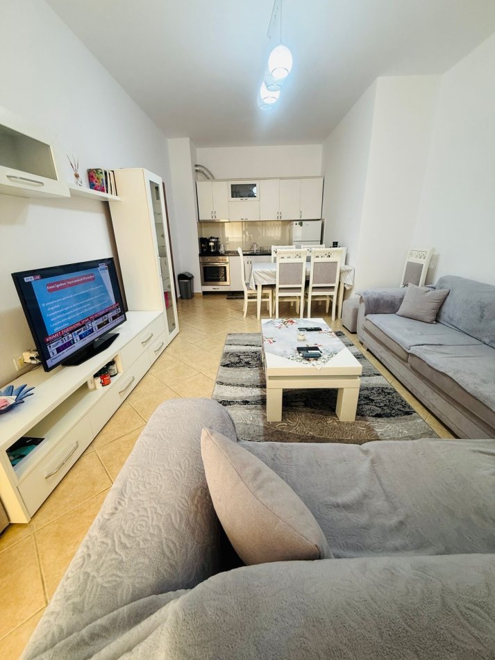 Tirane, jepet me qera apartament 1+1+Ballkon Kati 5, 65 m² 430 € (Astir, Tirane)