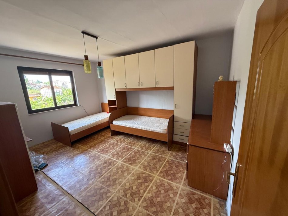 Tirane, shitet apartament 2+1 Kati 2, 72 m² 115.000 € (Ali Dem)