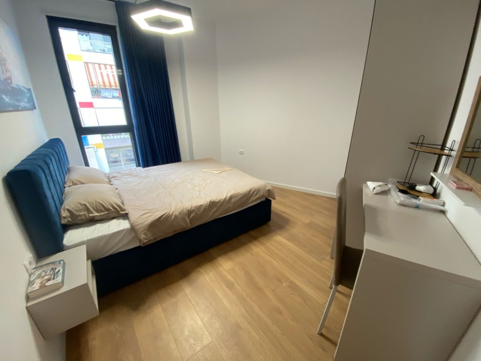 Tirane, jepet me qera apartament 1+1 Kati 5, 60 m² 600 € (Bilal sina)