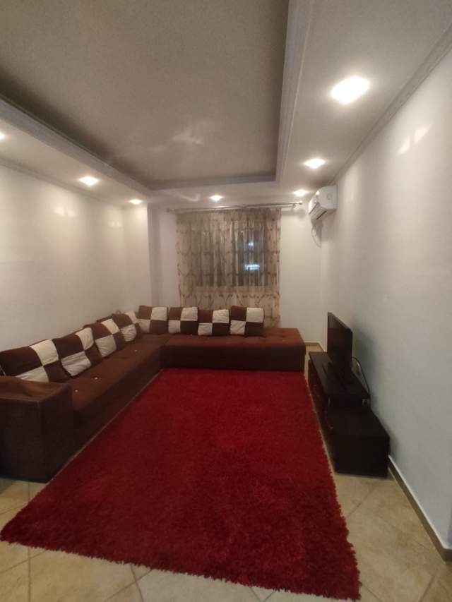 Tirane, jepet me qera apartament 2+1 Kati 1, 88 m² 450 Euro