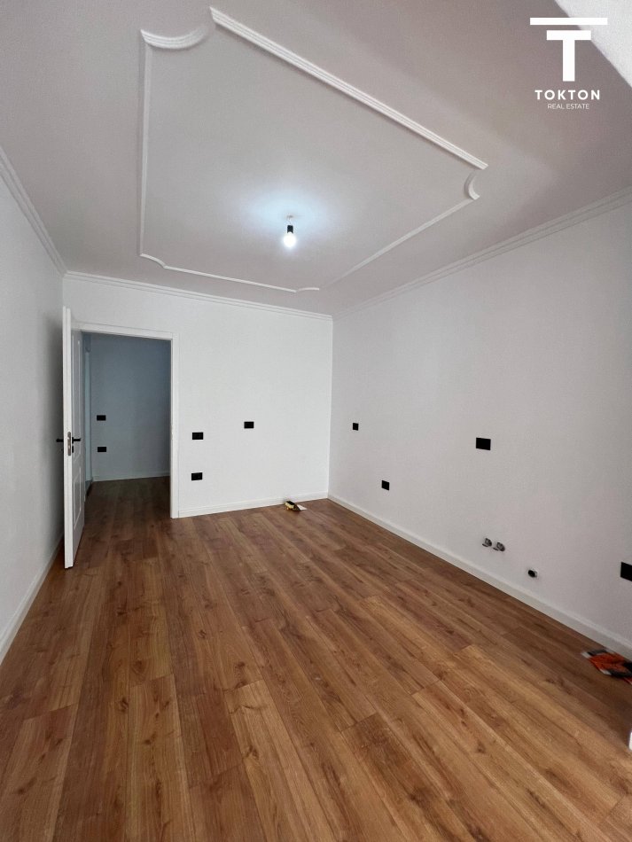 SHITET, APARTAMENT 2+1, STADIUMI DINAMO,TIRANË, TT 734