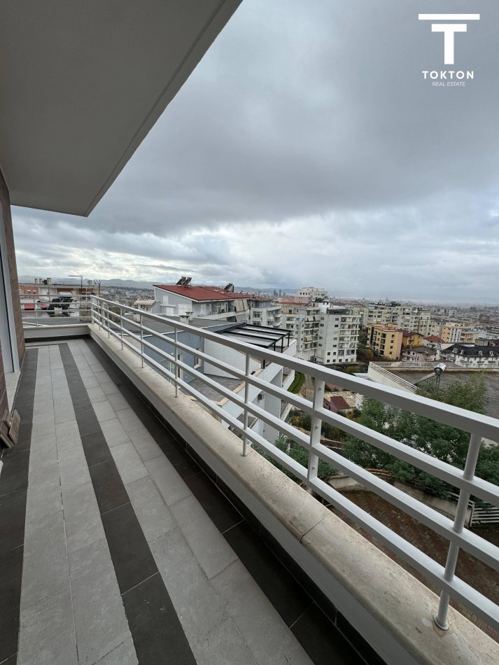 jepet me qera apartament 3+1 , 134 m² 550 € (Fresku) TT 435