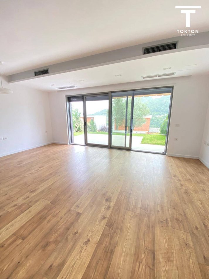 Tirane, jepet me qera Vile 3+1+Ballkon Kati 3, 250 m² 2,250 € (TEG) TT 928