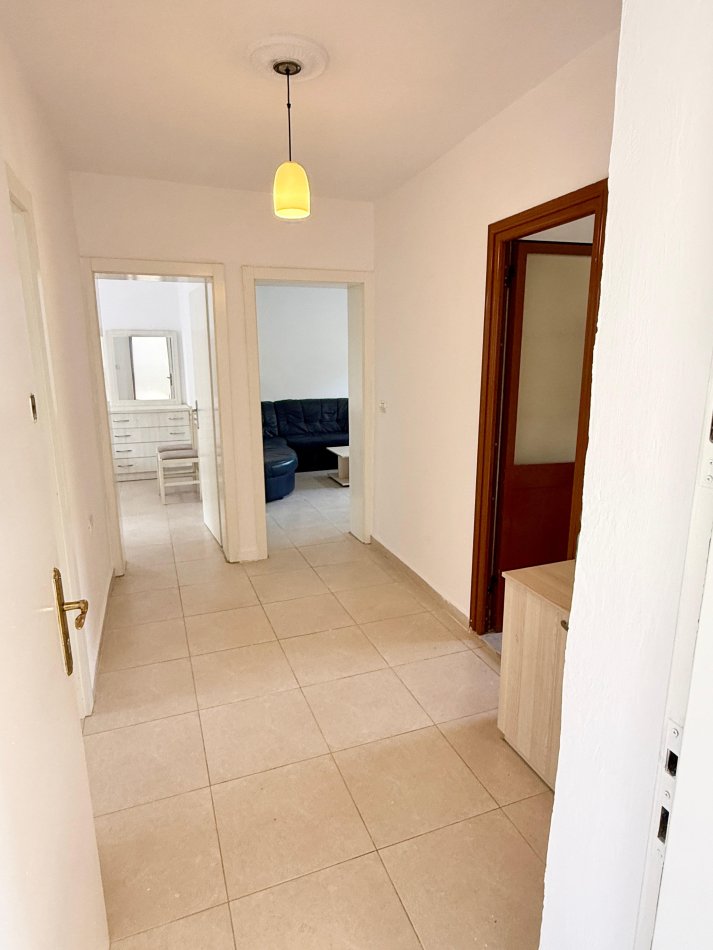 Tirane, shitet apartament 2+1+Ballkon Kati 3, 66 m² 115.000 € 