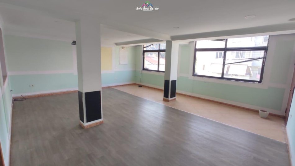 Tirane, shes apartament 4+1 , 156 m² 210.000 € (Rruga budi)